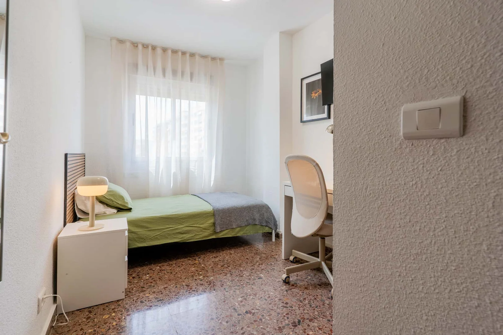 Camera accogliente per studenti disponibile a