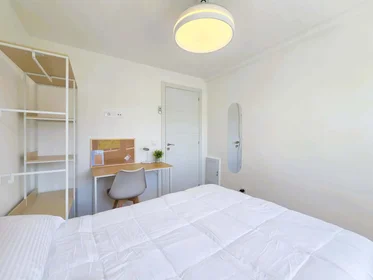 Private room at C. de Italia, 11, 28943 Fuenlabrada, Madrid, España, image 1 of 17