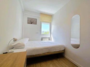 Private room at C. de Italia, 11, 28943 Fuenlabrada, Madrid, España, image 1 of 15