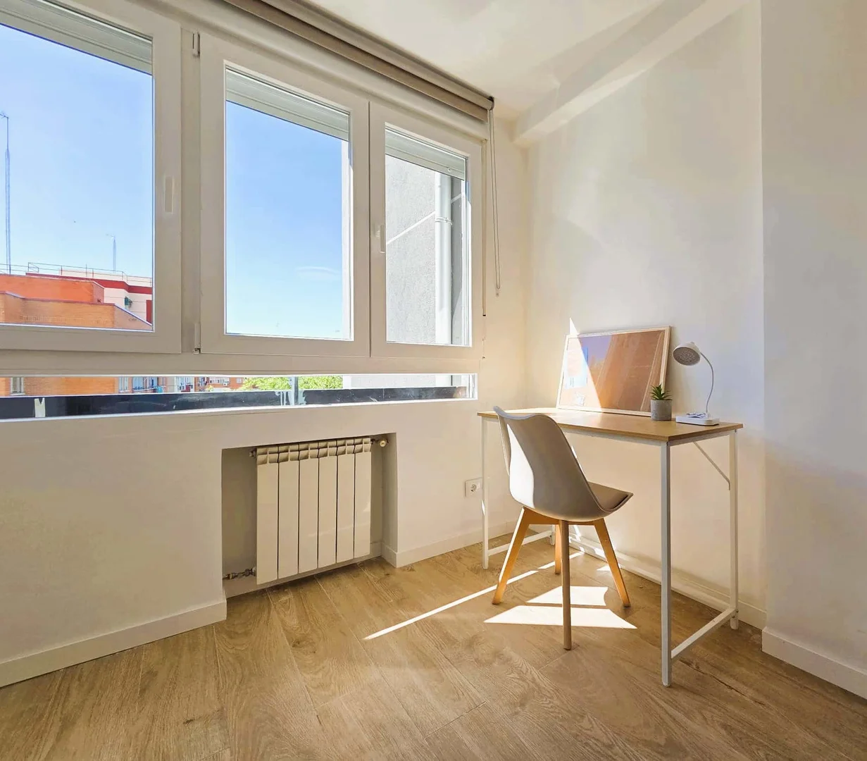 Budget-friendly student room close to campus in