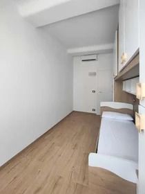 Apartamento inteiro em Via Sampierdarena, 17, 16149 Genova GE, Italia, imagem 12 de 19