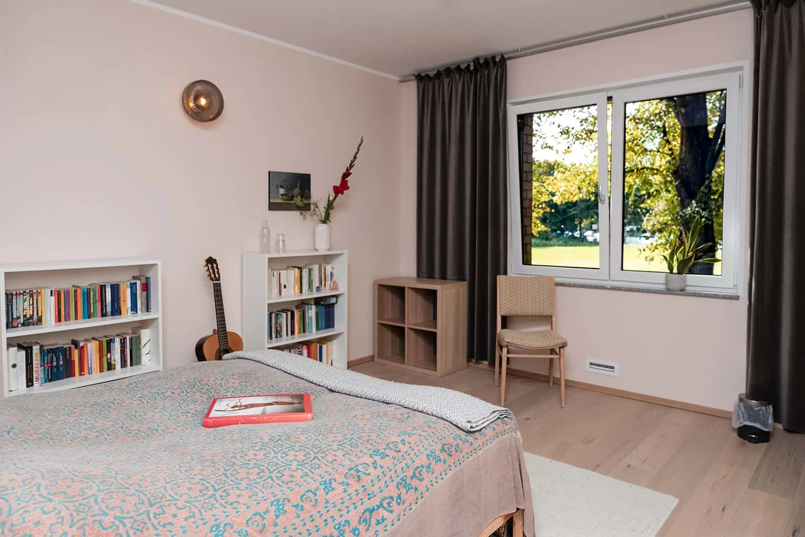 Chambre confortable pour étudiants disponible dans