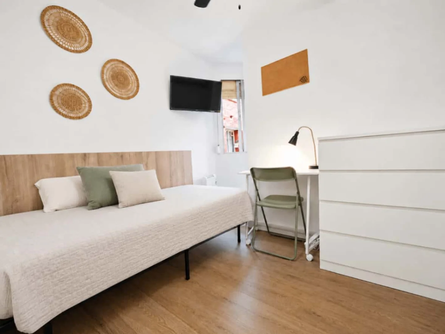 Komfortables und geräumiges Studentenzimmer in 
