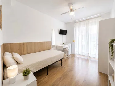 Privatzimmer in der C. Los Batanes, 8, 28803 Alcalá de Henares, Madrid, España, bild 1 von 23