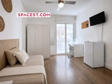 Privatzimmer in der C. Los Batanes, 8, 28803 Alcalá de Henares, Madrid, España, bild 1 von 10