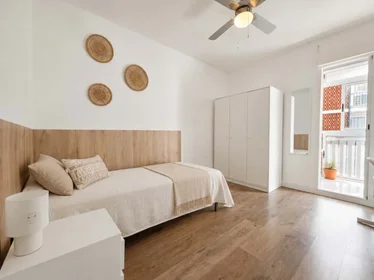 Privatzimmer in der C. Los Batanes, 8, 28803 Alcalá de Henares, Madrid, España, bild 2 von 23