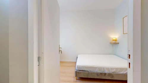 Quarto privado em 9 Imp. Martinon, 33400 Talence, France, imagem 3 de 19