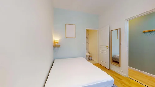 Quarto privado em 9 Imp. Martinon, 33400 Talence, France, imagem 4 de 19