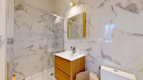Quarto privado em 9 Imp. Martinon, 33400 Talence, France, imagem 6 de 19