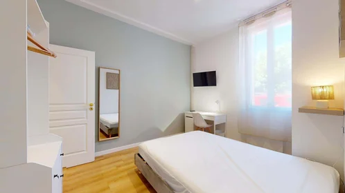 Quarto privado em 9 Imp. Martinon, 33400 Talence, France, imagem 1 de 10