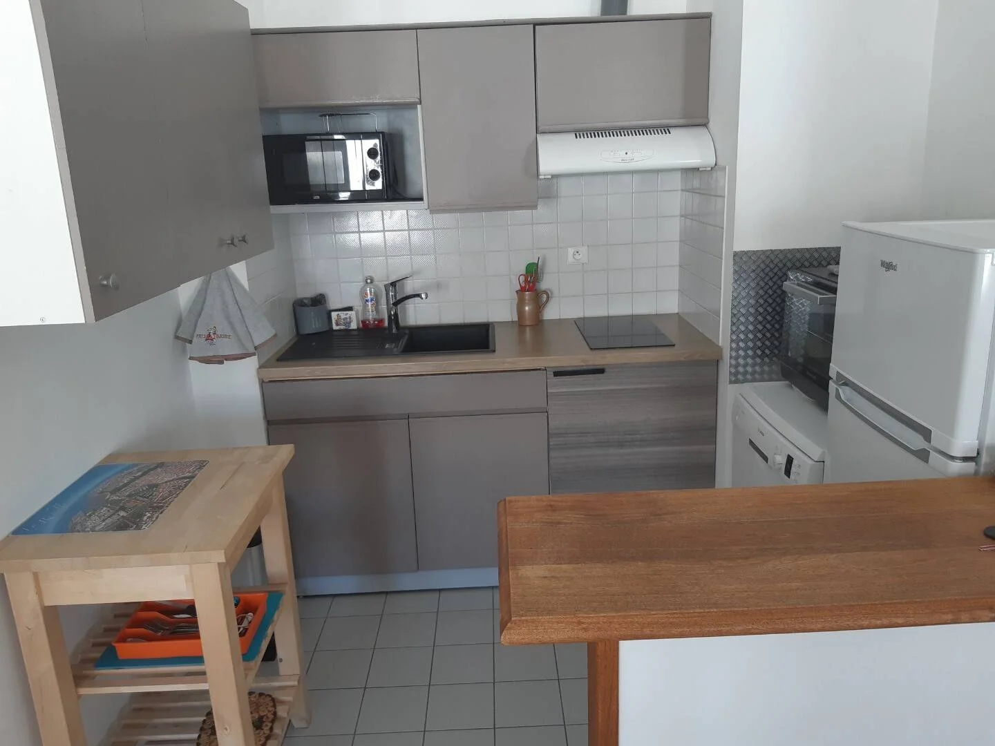 Chambre confortable pour étudiants disponible dans 