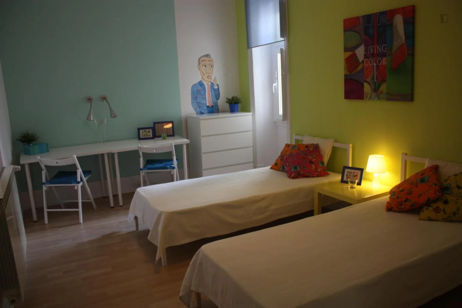 Functional student room perfect for studying in
