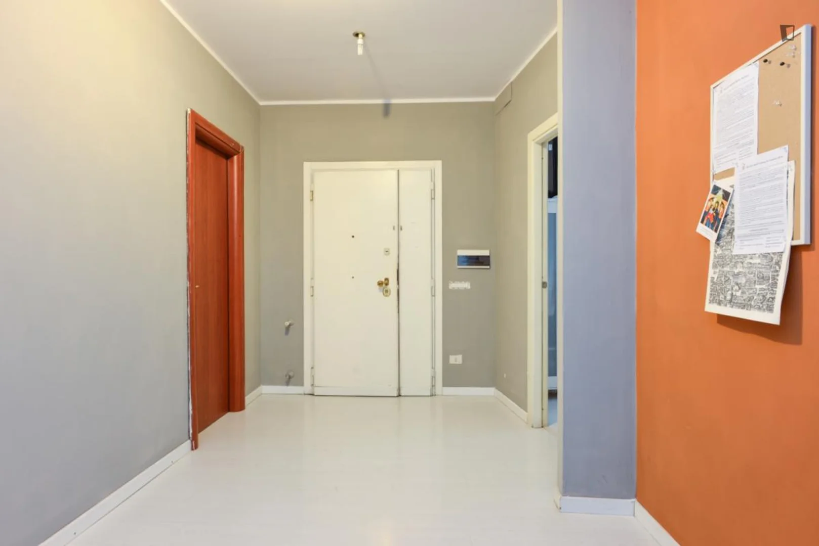 Chambre d'étudiant lumineuse et aérée avec accès facile à l'université dans 