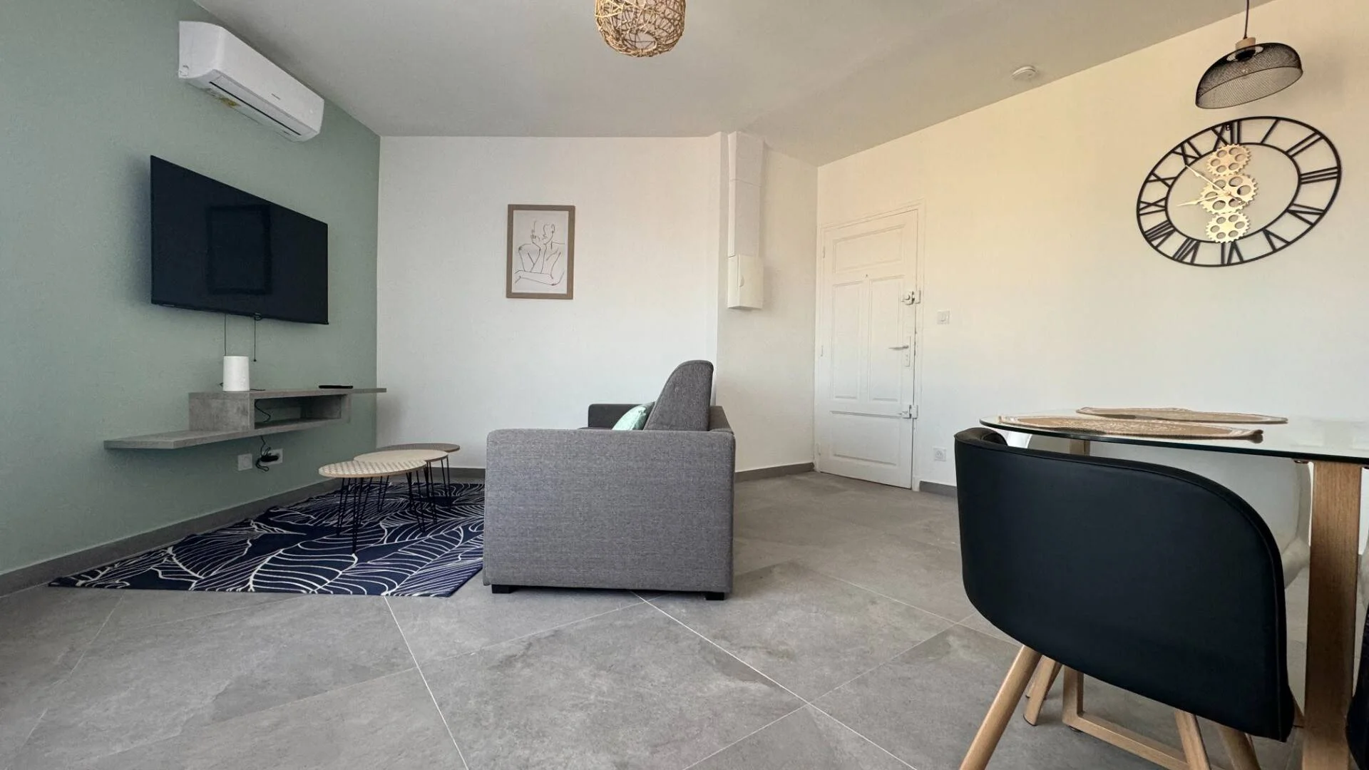 Habitación estudiantil económica cerca del campus en 