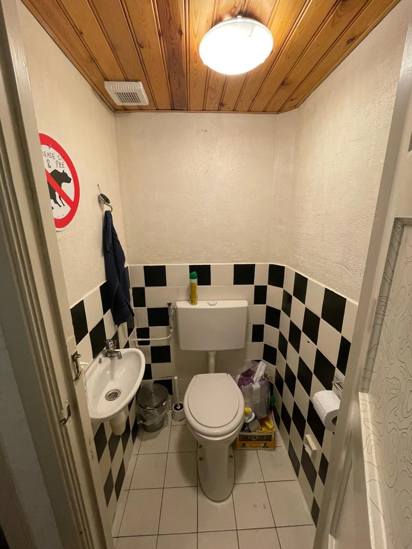 Chambre confortable pour étudiants disponible dans 