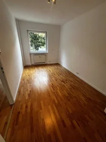 Privatzimmer in der Georg-Lechleiter-Platz, Schwetzingerstadt, bild 1 von 7