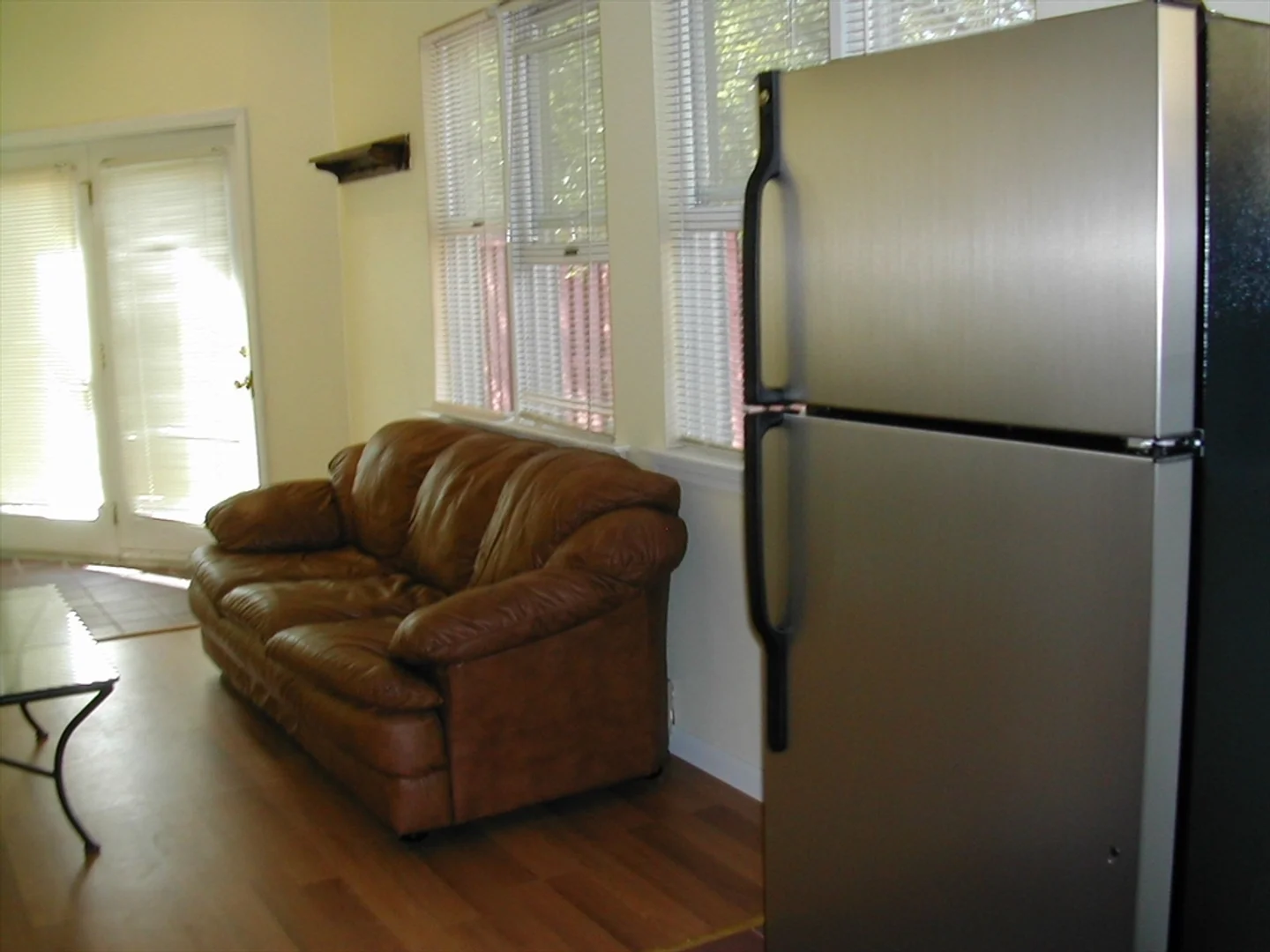 Niedrogi apartament typu studio z niezbędnymi funkcjami w 