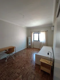 Private room at Rua Morgado Setúbal, image 1 of 9