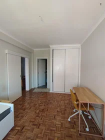 Habitación privada en Rua Morgado Setúbal, imagen 2 de 9