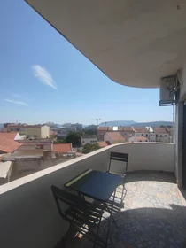 Private room at Rua Morgado Setúbal, image 8 of 9