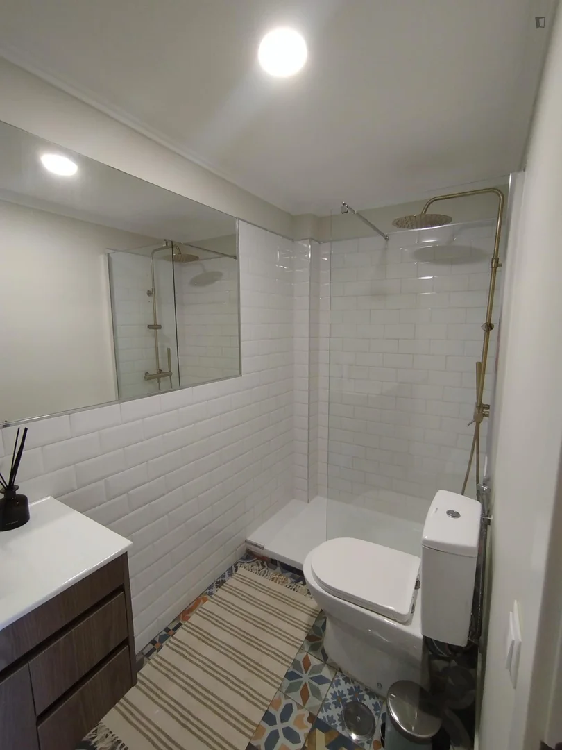 Habitación asequible para estudiantes con buena iluminación en 