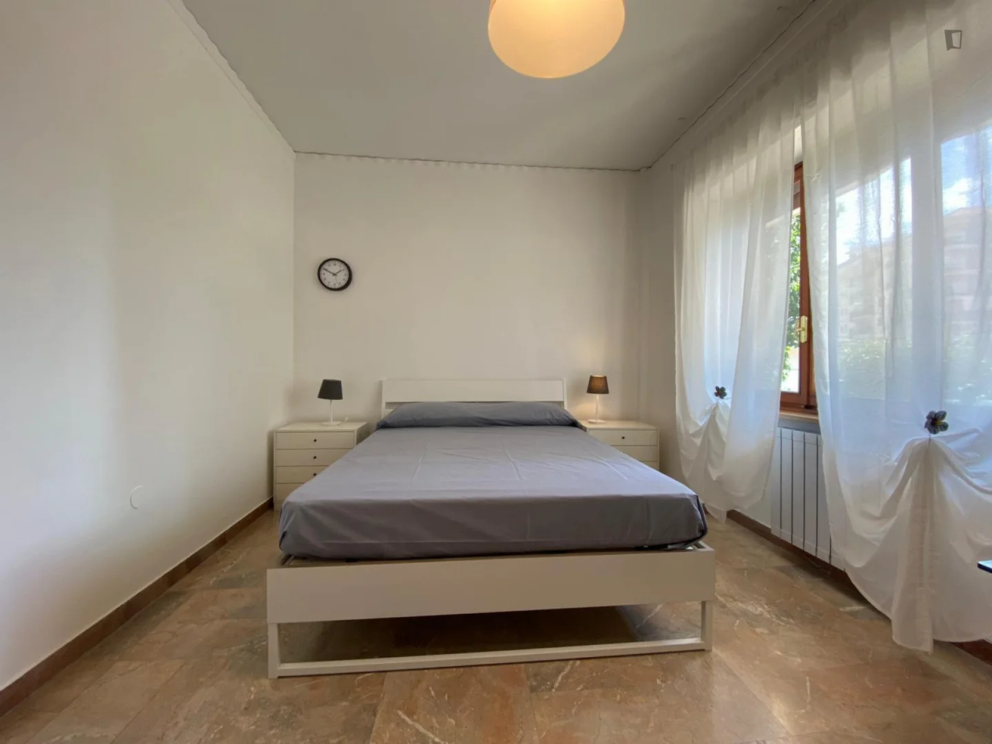 Helles und luftiges Studentenzimmer mit einfachem Zugang zur Universität in 