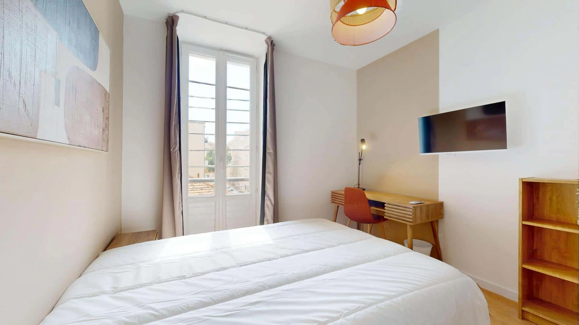 Quarto amigo do estudante em com comodidades modernas