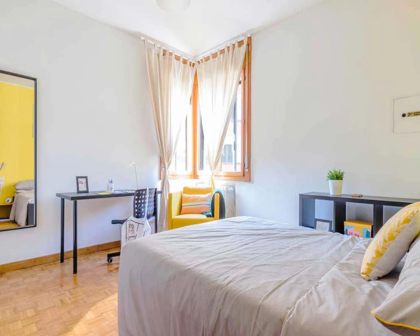 Habitación asequible para estudiantes con buena iluminación en 