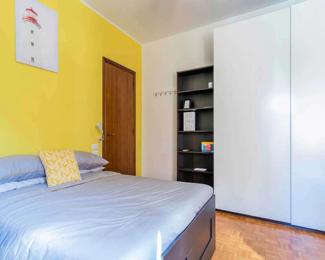 Habitación estudiantil económica cerca del campus en 