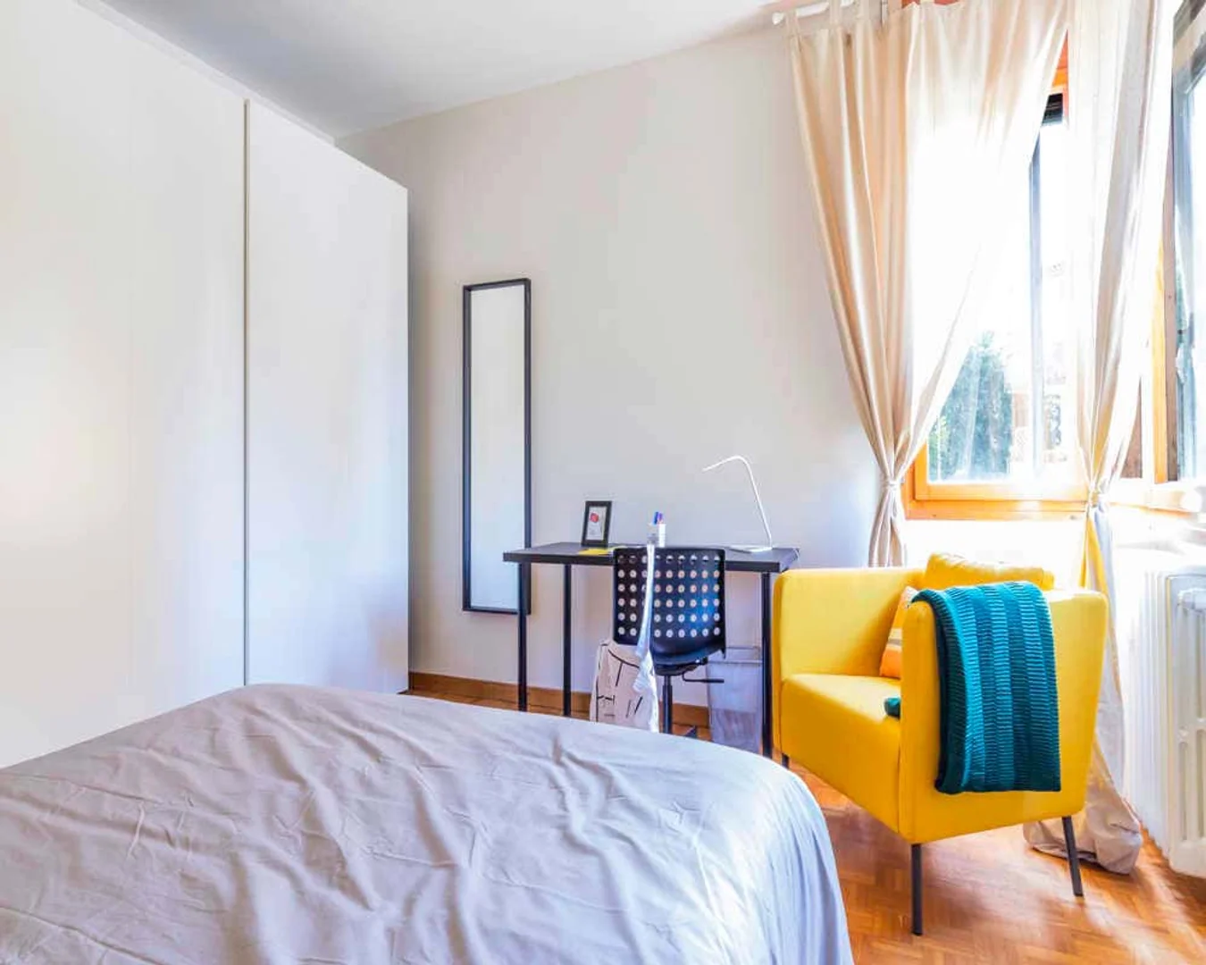 Habitación en apartamento estudiantil en alquiler en , completamente amueblado