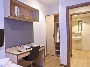Studio in residence at C. Portuetxe, 41, San Sebastián, Guipúzcoa, image 9 of 23