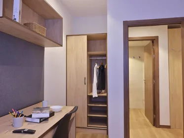 Studio in residence at C. Portuetxe, 41, San Sebastián, Guipúzcoa, image 10 of 23
