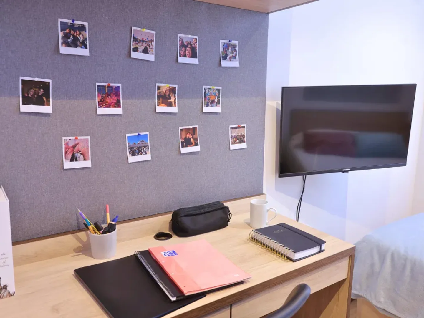 Student-friendly studio with excellent transport links in 