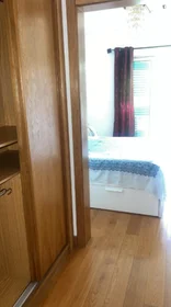 Stanza privata in Avenida General Carmona, immagine 6 di 20