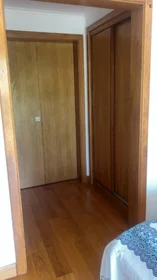 Stanza privata in Avenida General Carmona, immagine 8 di 20