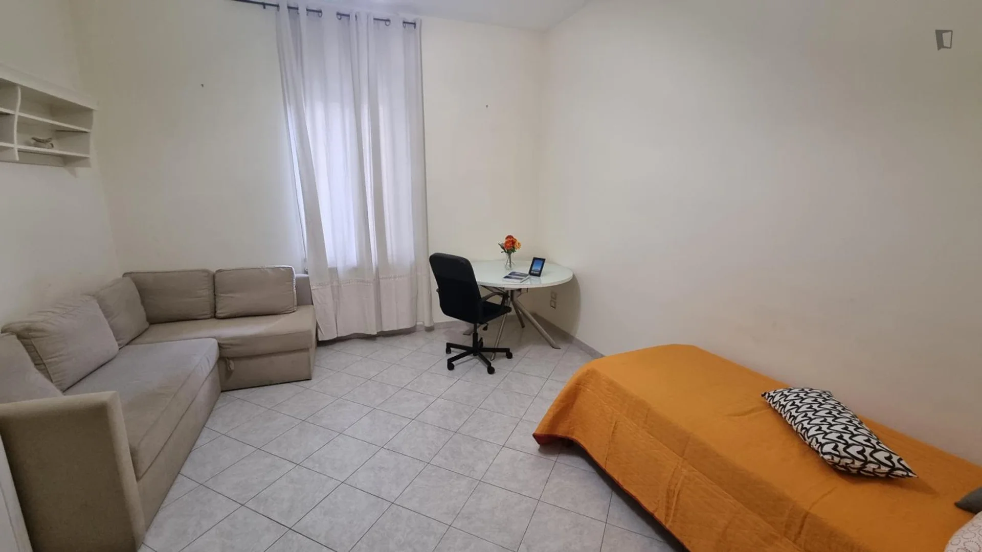 Chambre à louer dans un appartement d'étudiant à , entièrement meublée