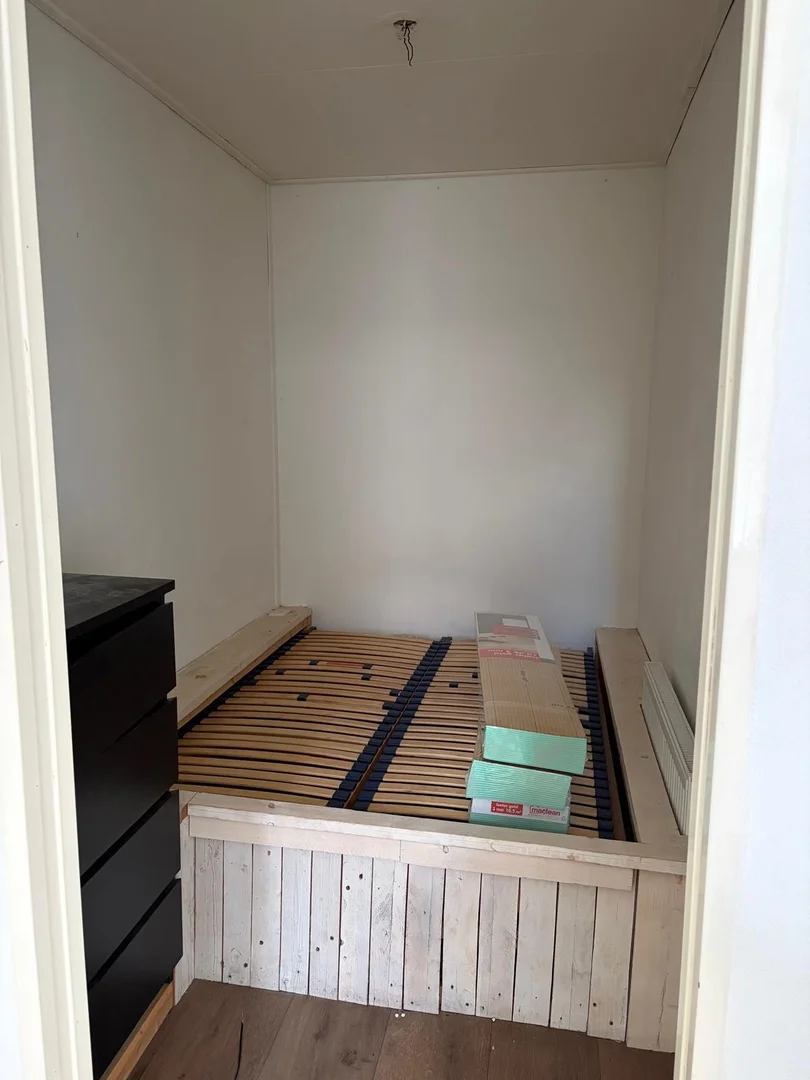 Functional student room perfect for studying in 