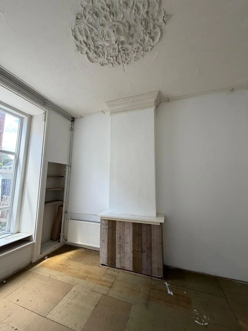 Economical student room with convenient location in 