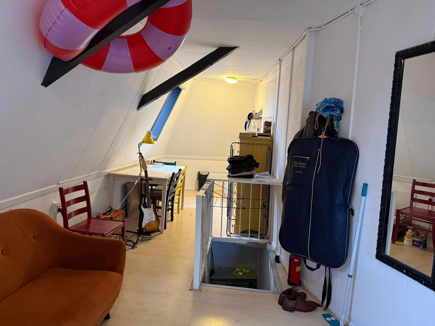 Room for rent in student apartment in , fully furnished