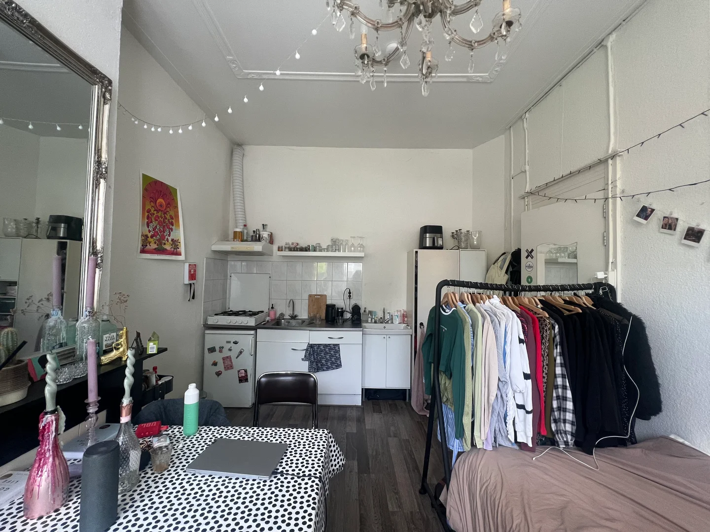 Functional student room perfect for studying in 