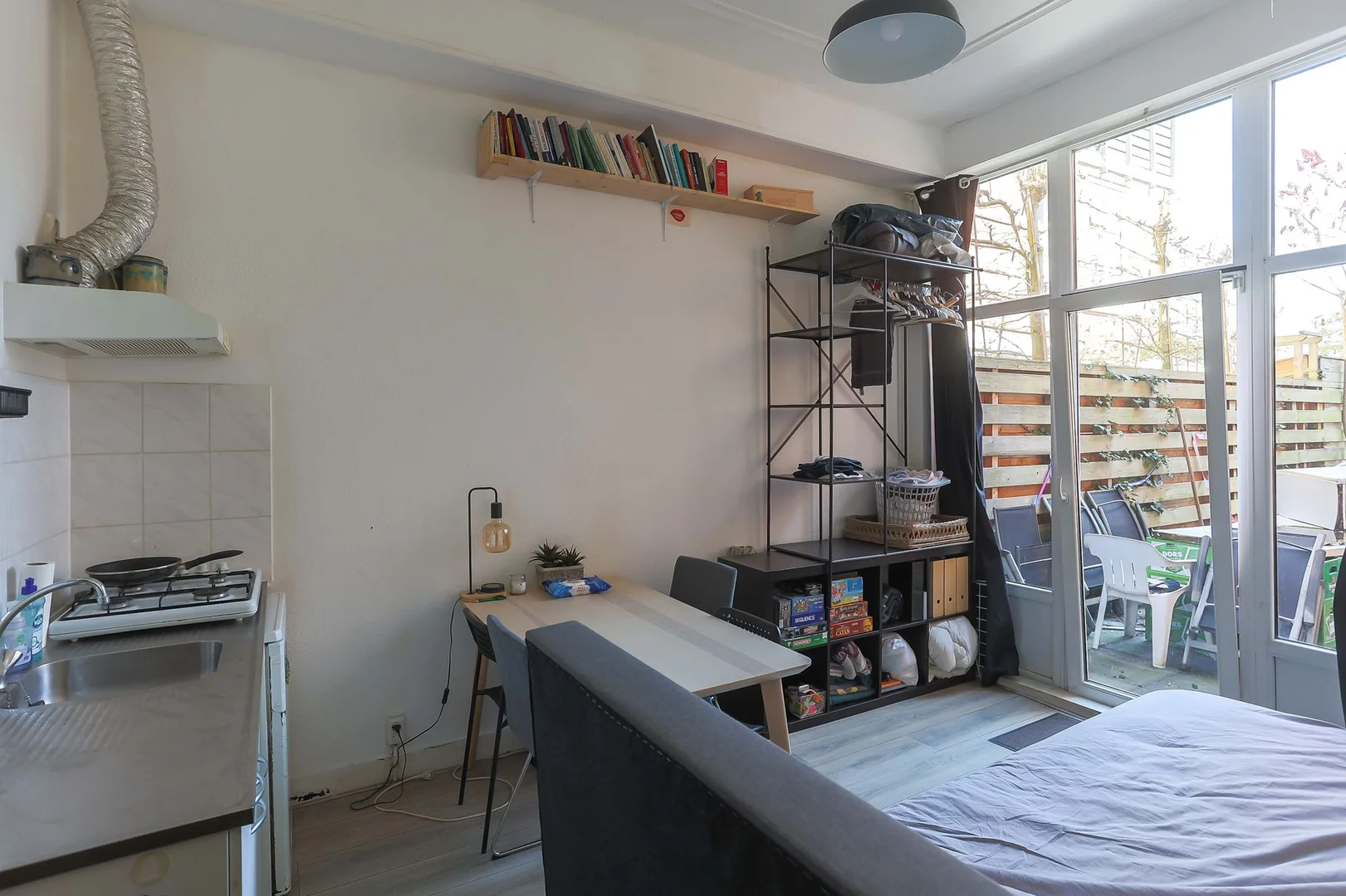 Chambre confortable pour étudiants disponible dans 