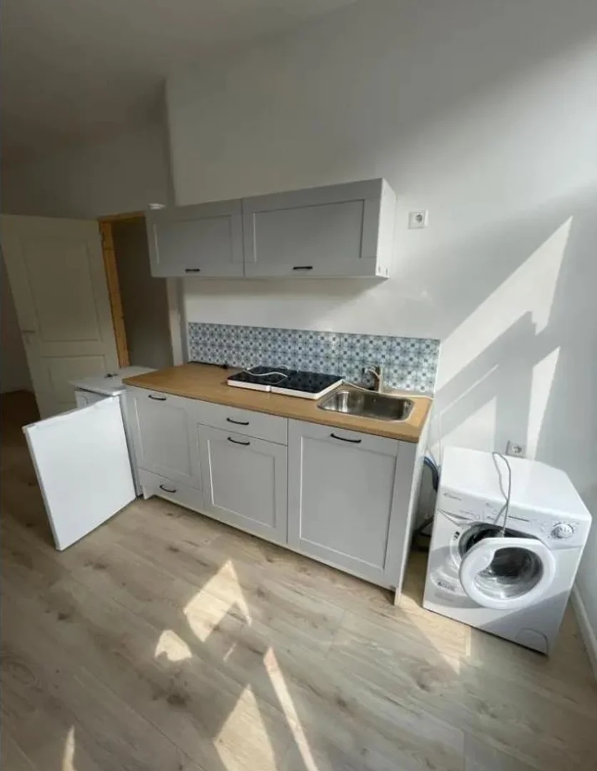 Compact studio apartment ideal for students in 
