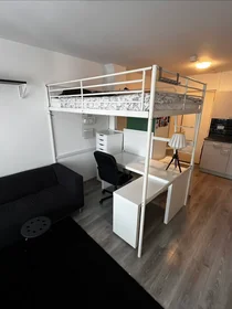 Studio at Sandenburgstraat, image 1 of 10