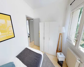 Quarto privado em rue des Hospices, imagem 3 de 13