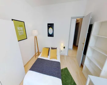 Quarto privado em rue des Hospices, imagem 1 de 13