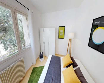 Quarto privado em rue des Hospices, imagem 2 de 13