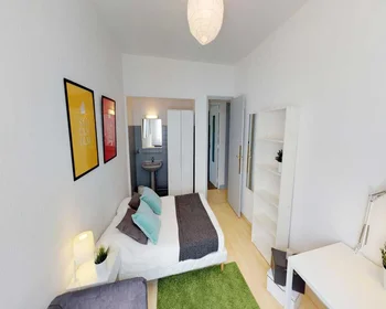 Quarto privado em rue des Hospices, imagem 3 de 13