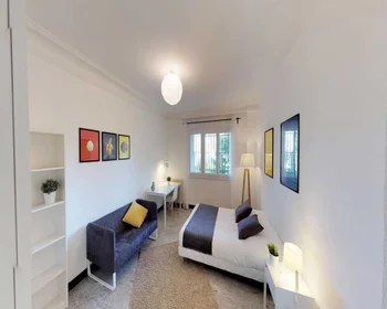 Quarto privado em rue des Hospices, imagem 3 de 13