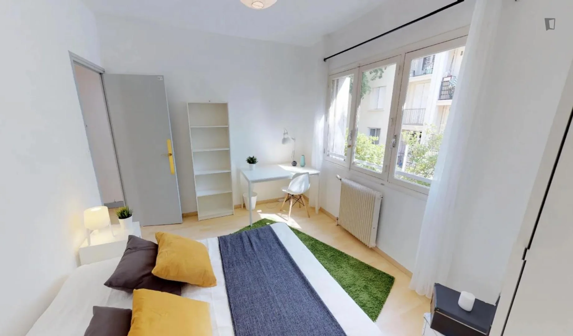 Komfortables und geräumiges Studentenzimmer in 