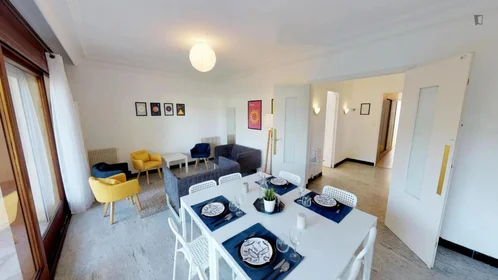 Chambre privée à Rue des Hospices, image 3 de 12